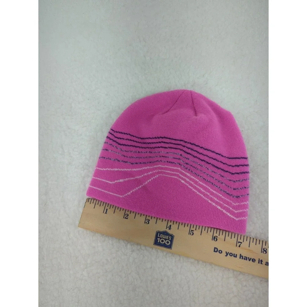 Under Armour Girl's Youth Medium Purple Winter Hat Beanie Cap,‎ Logo